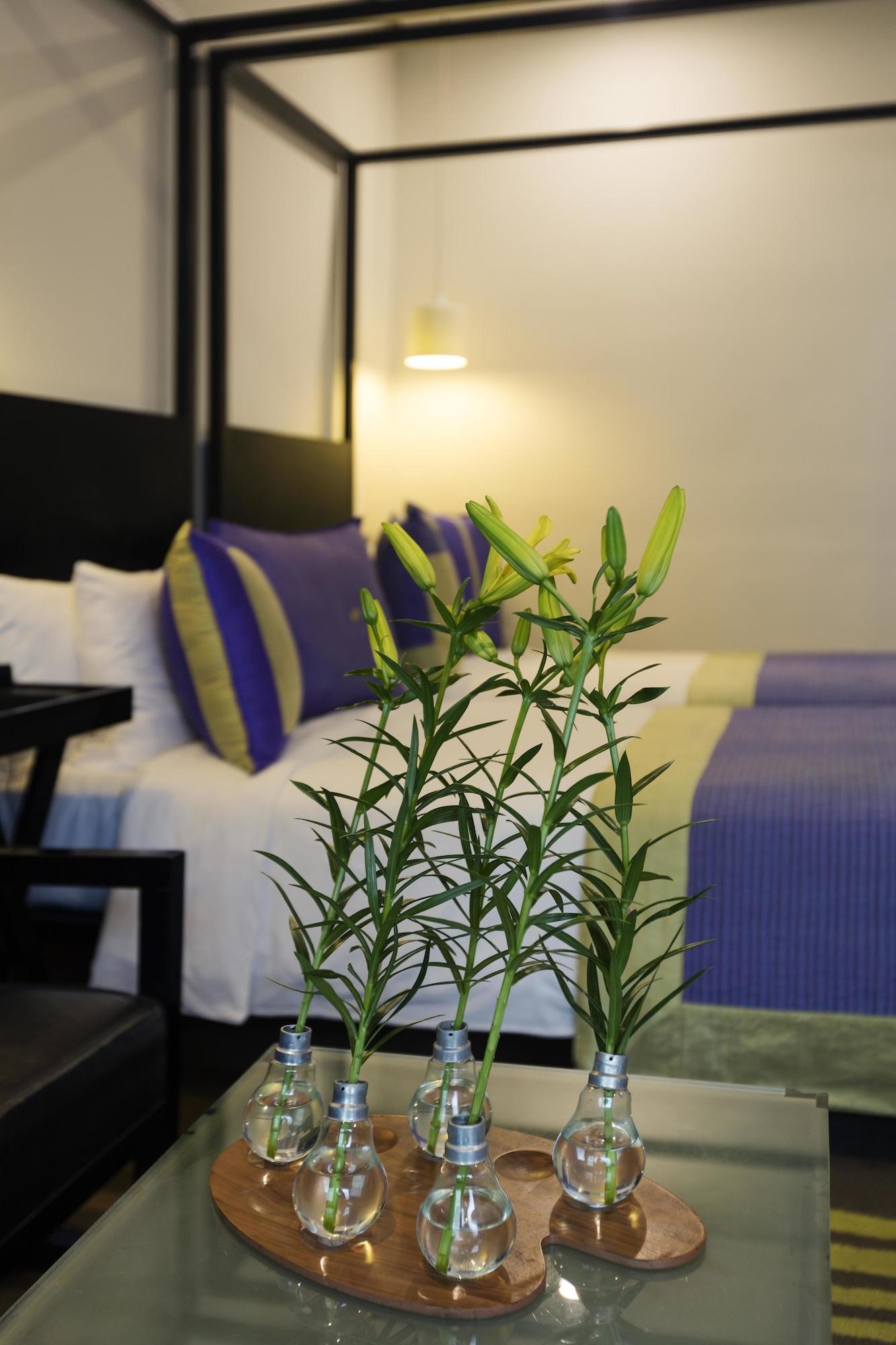The Park Bangalore, Mg Road Екстер'єр фото A room at the hotel