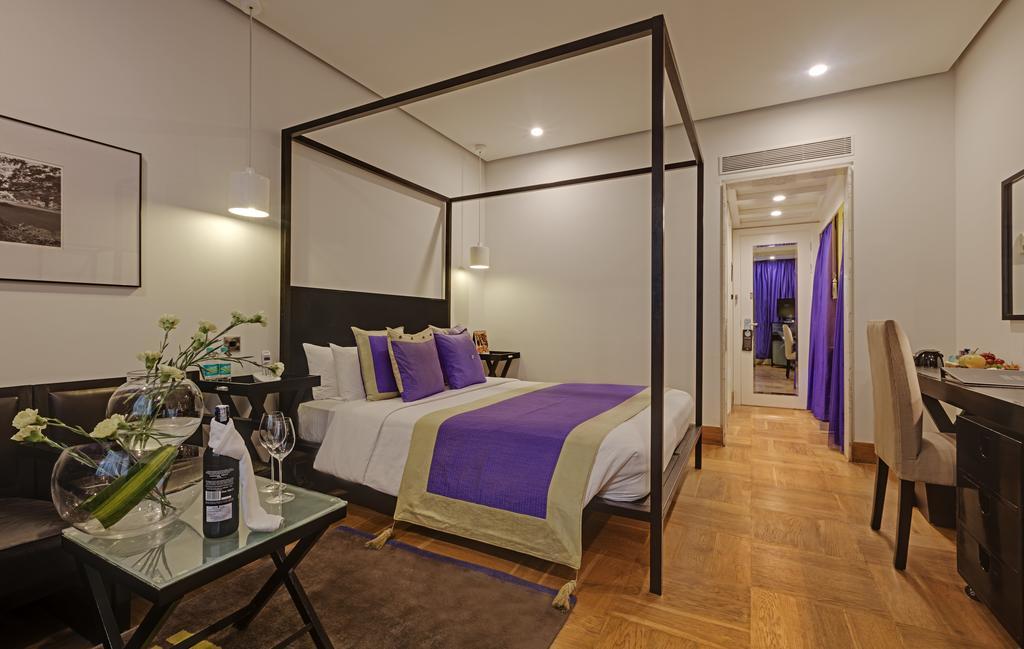 The Park Bangalore, Mg Road Екстер'єр фото A room at the Taj Bengal
